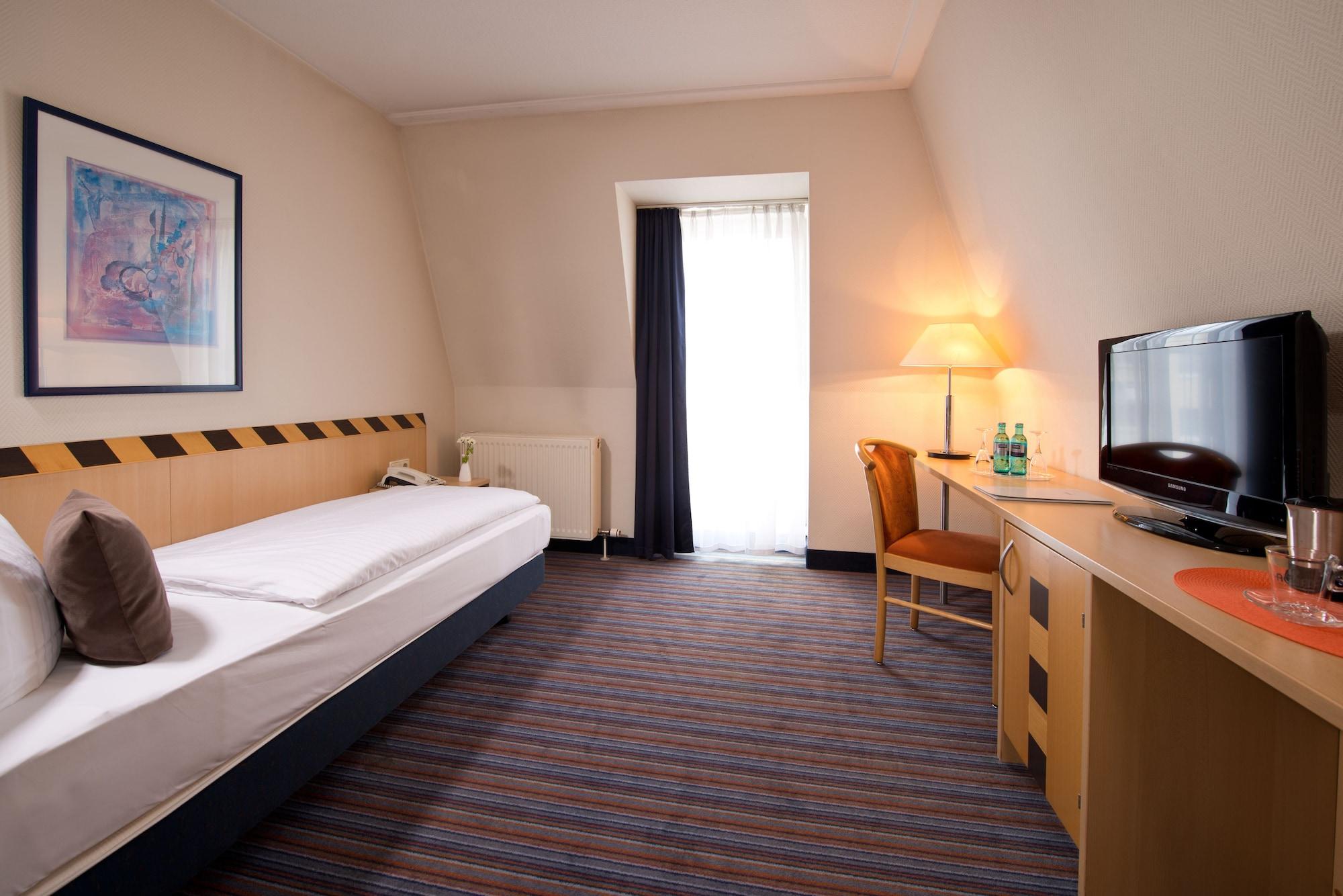 Achat Hotel Dresden Elbufer Esterno foto