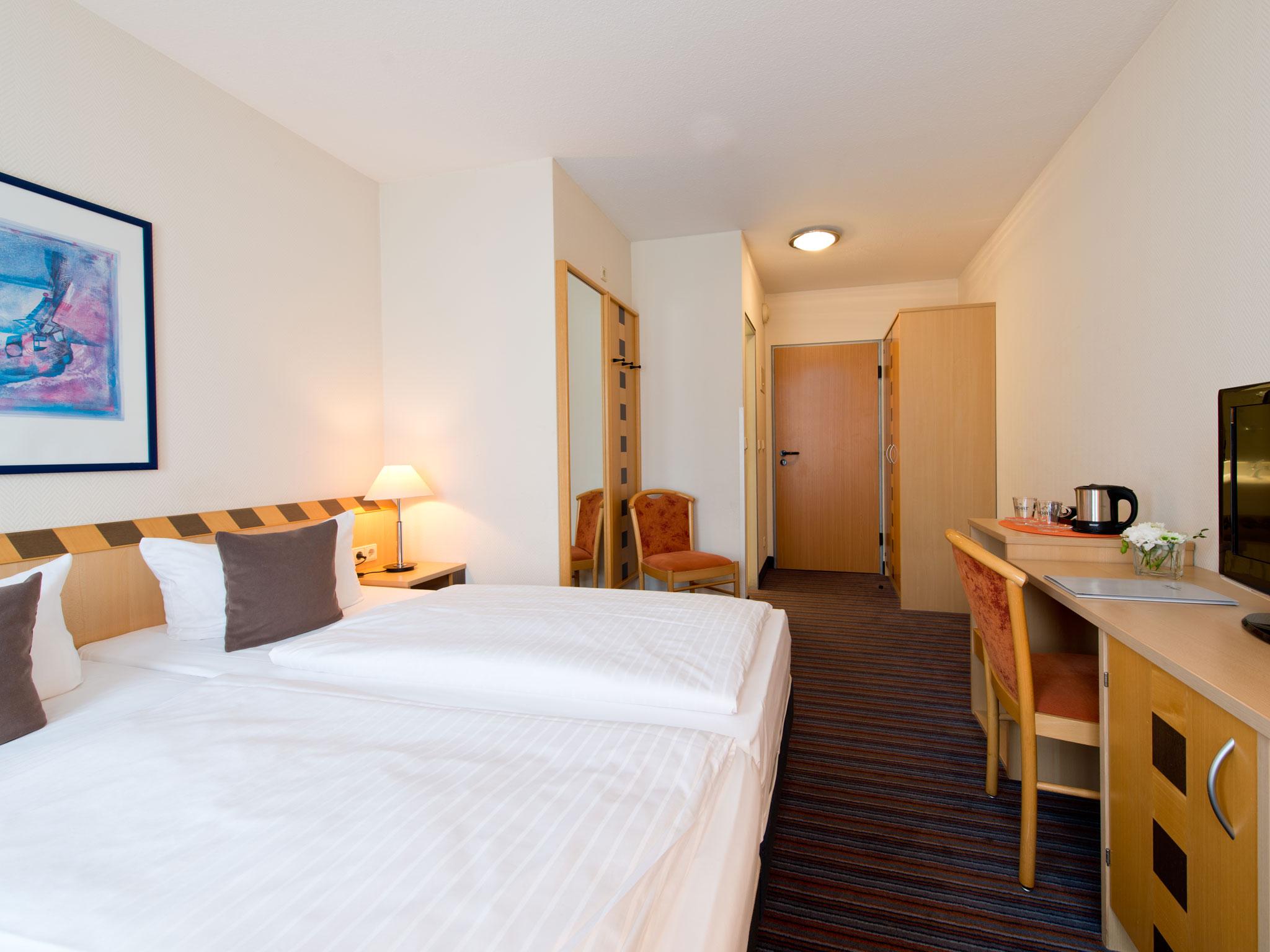 Achat Hotel Dresden Elbufer Esterno foto