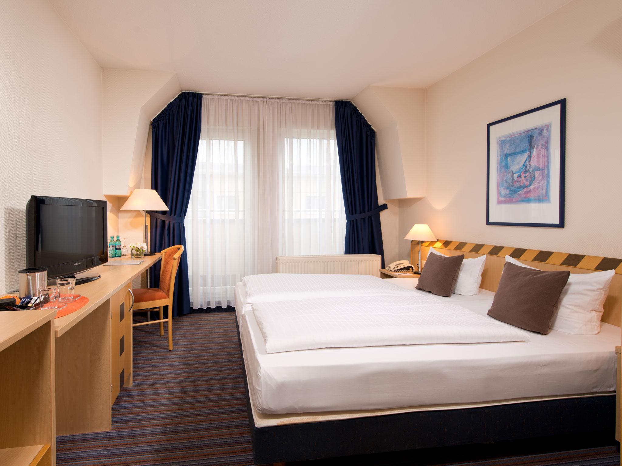Achat Hotel Dresden Elbufer Esterno foto