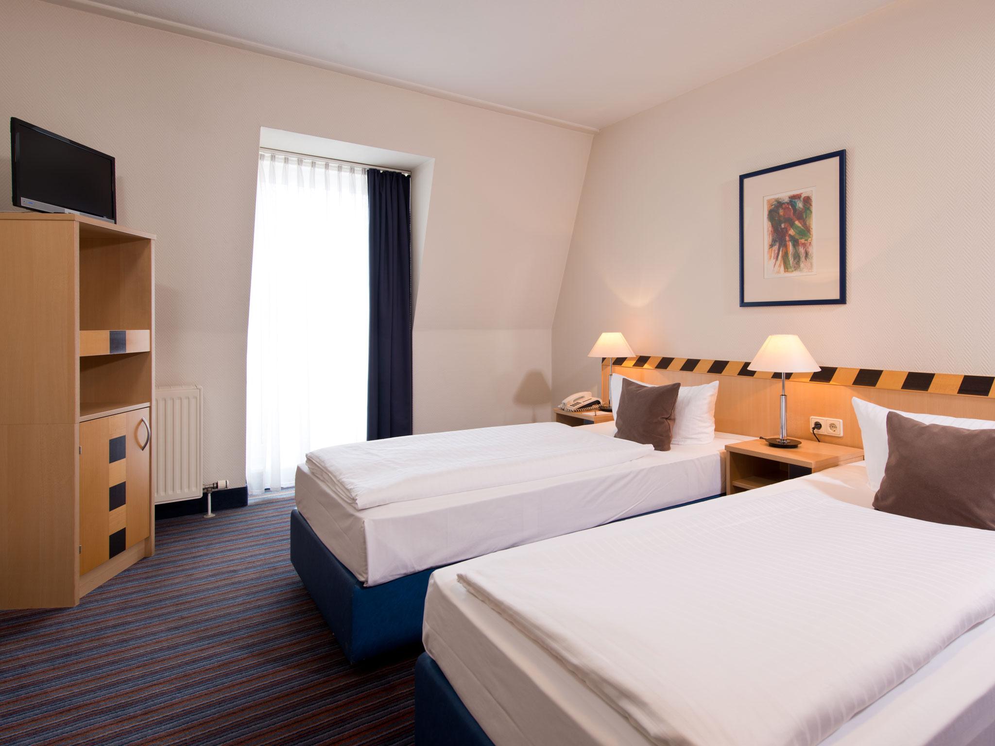 Achat Hotel Dresden Elbufer Esterno foto