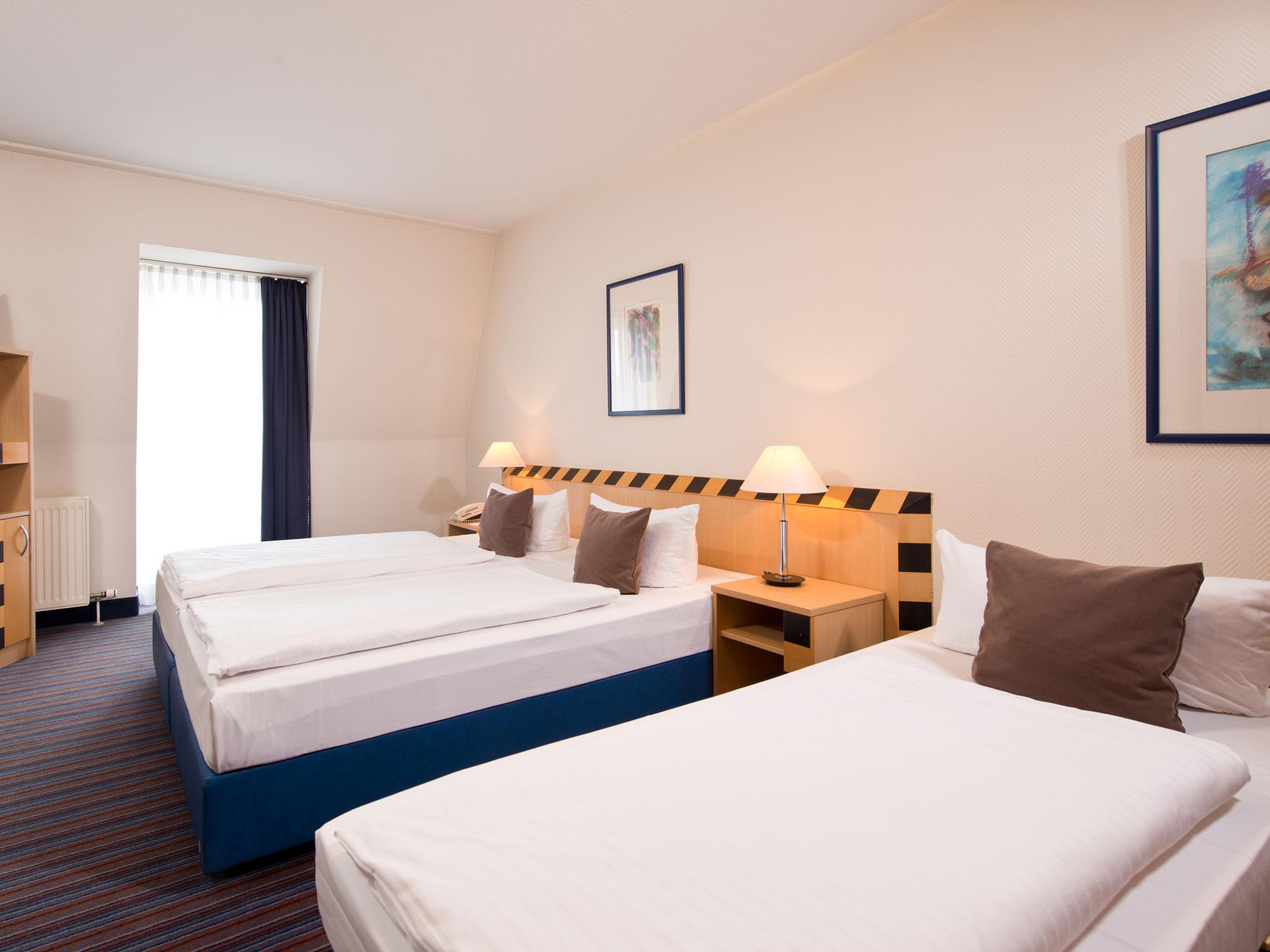 Achat Hotel Dresden Elbufer Esterno foto