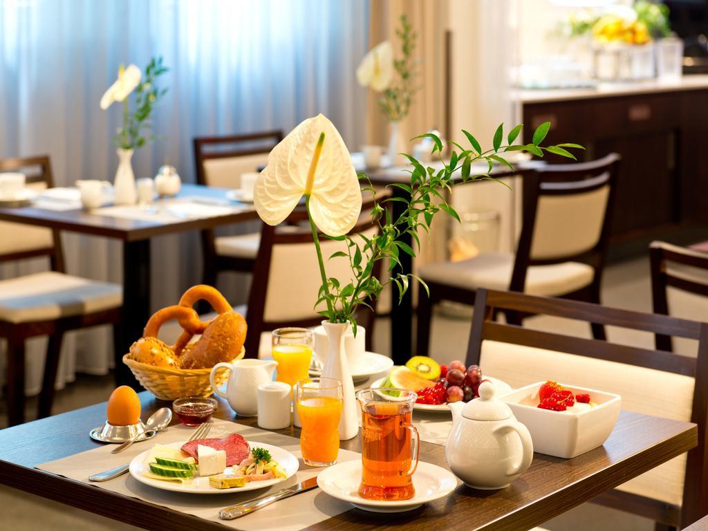 Achat Hotel Dresden Elbufer Esterno foto